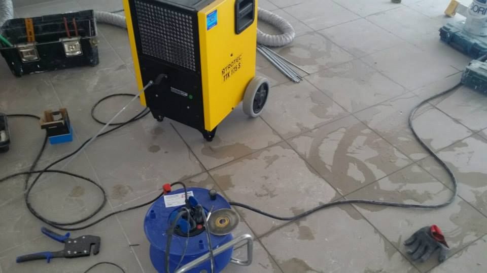 Situation avant : Sauvetage d'archives après inondation